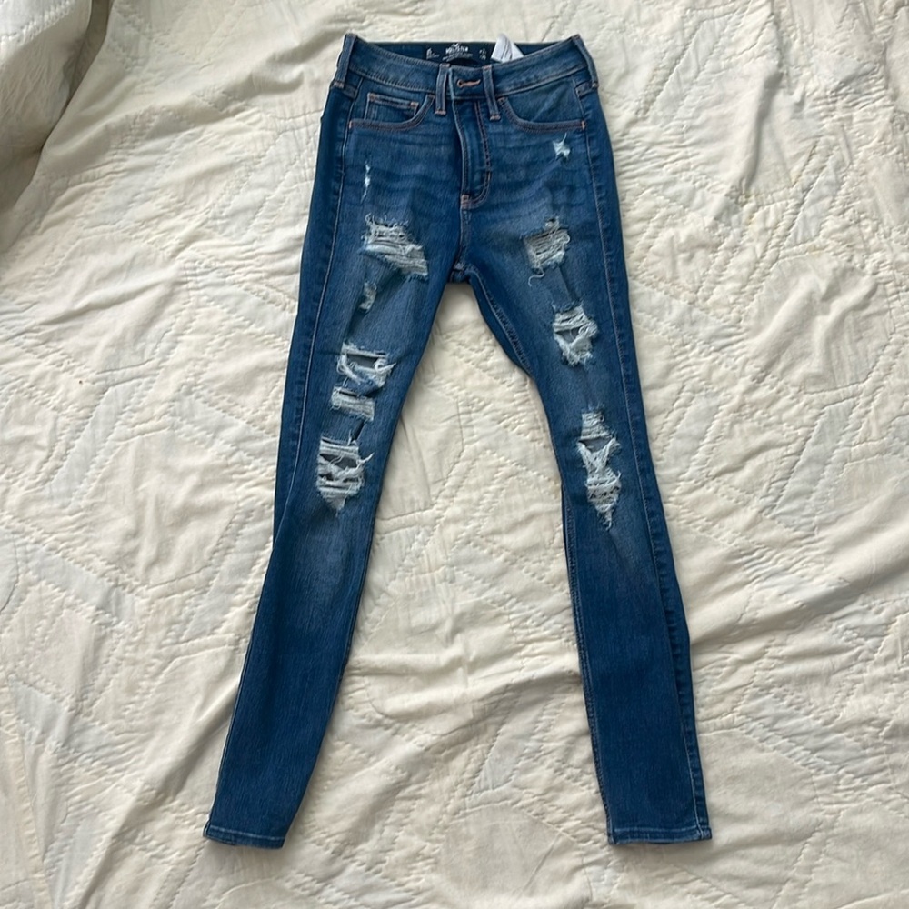 Hollister Jeans size OS High-Rise Super Skinny soft stretch W26 L26 LIKE NEW!